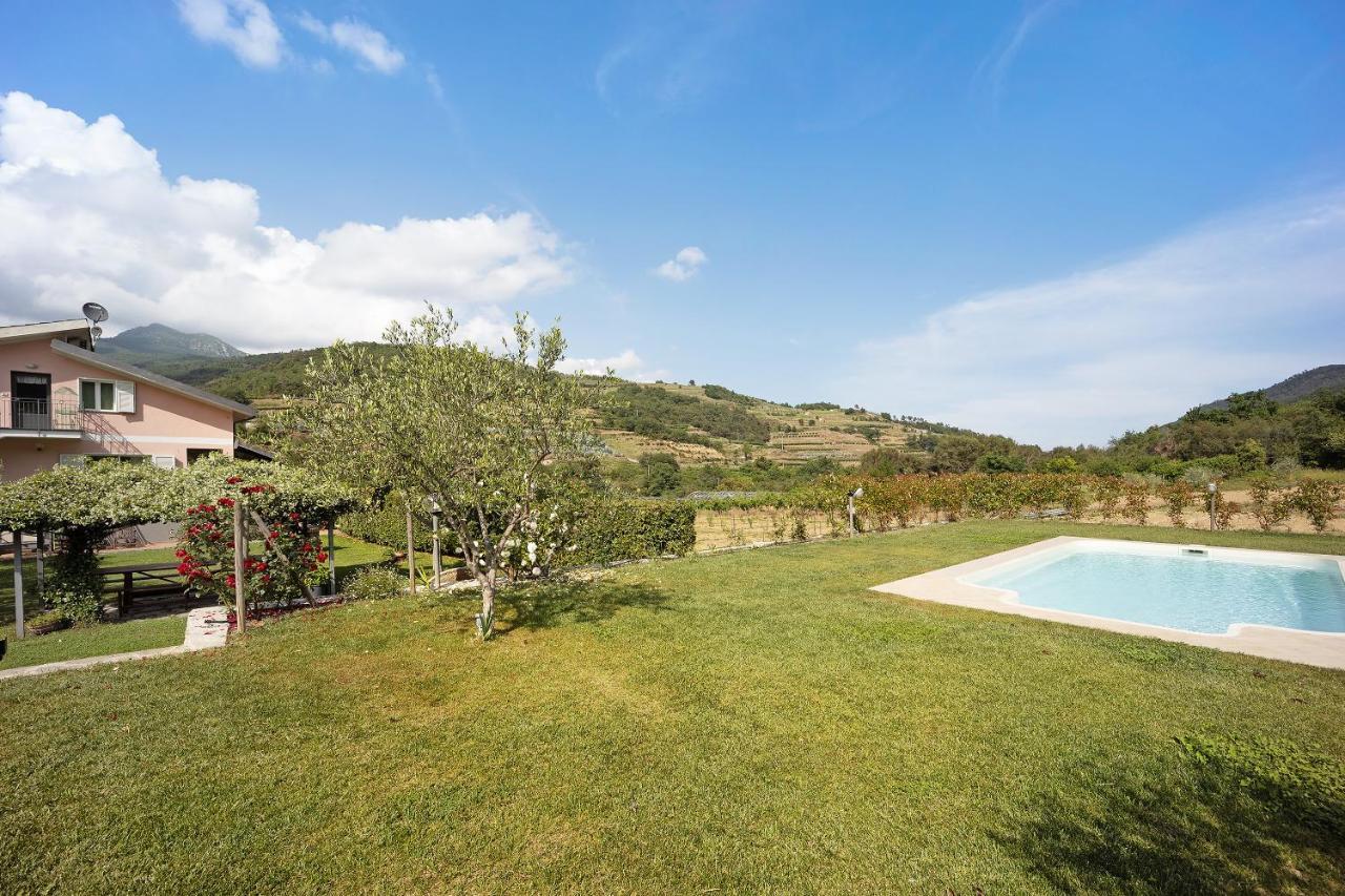 Mansarda Albero Verde Con Piscina Casanova Lerrone Exteriér fotografie