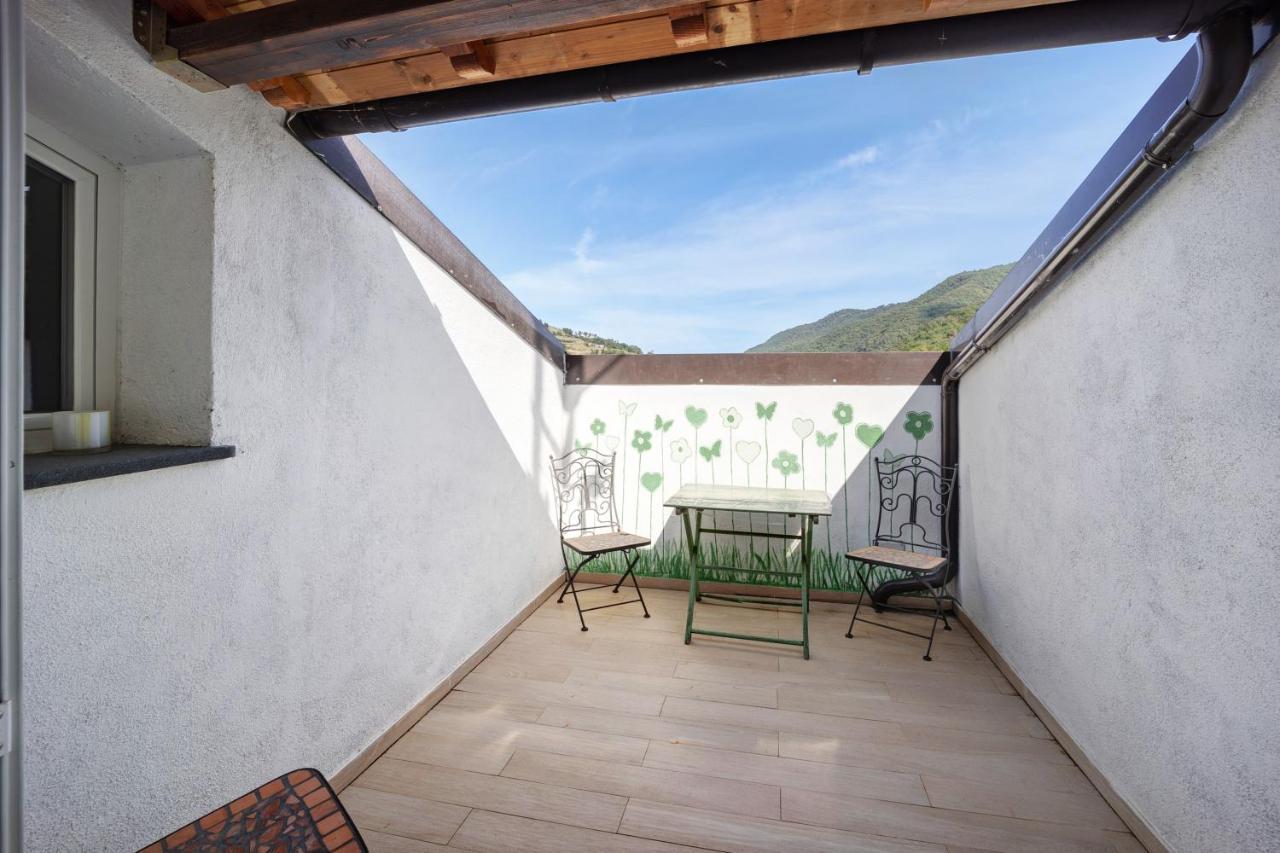 Mansarda Albero Verde Con Piscina Casanova Lerrone Exteriér fotografie